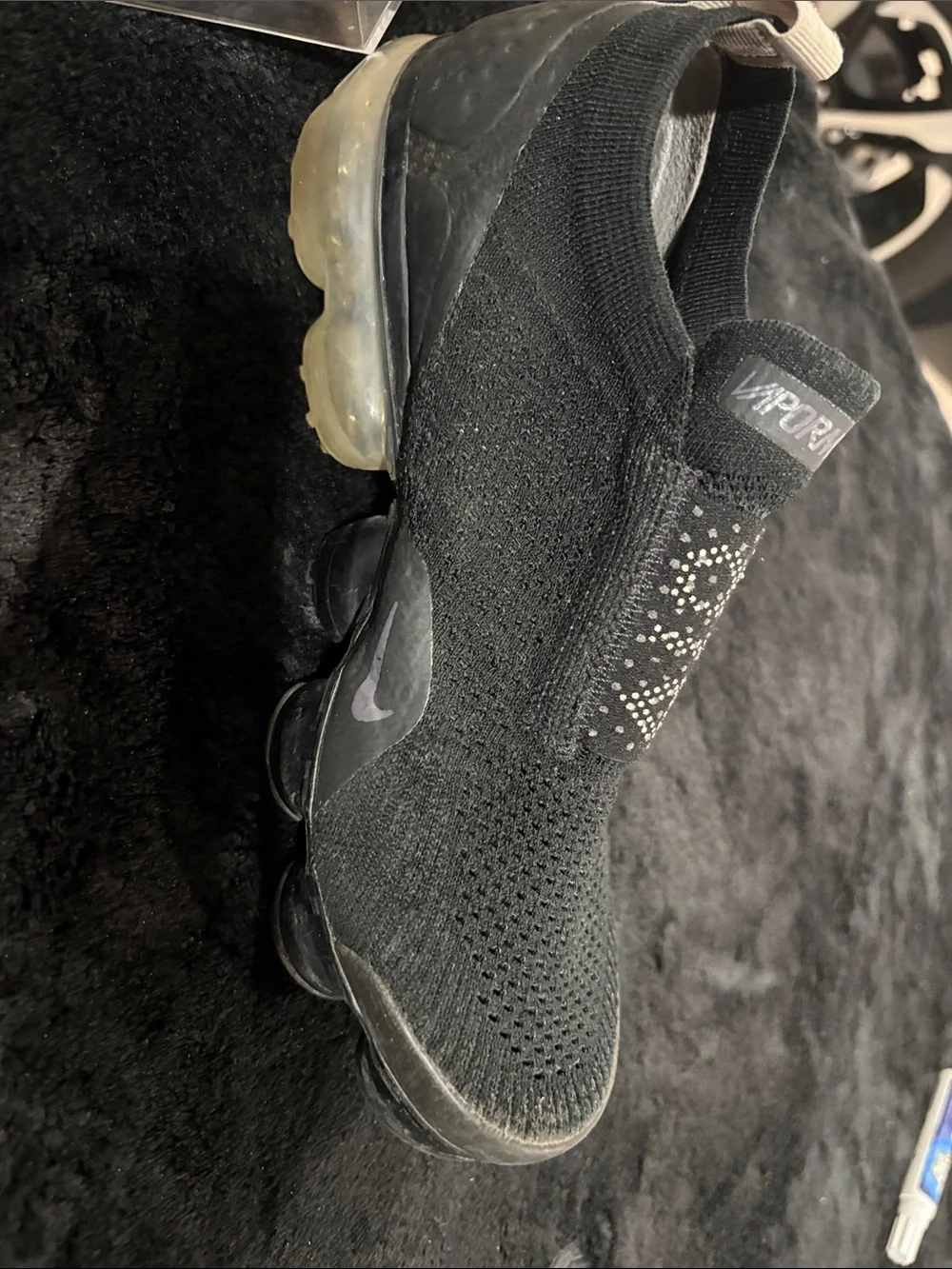 Nike sleek black